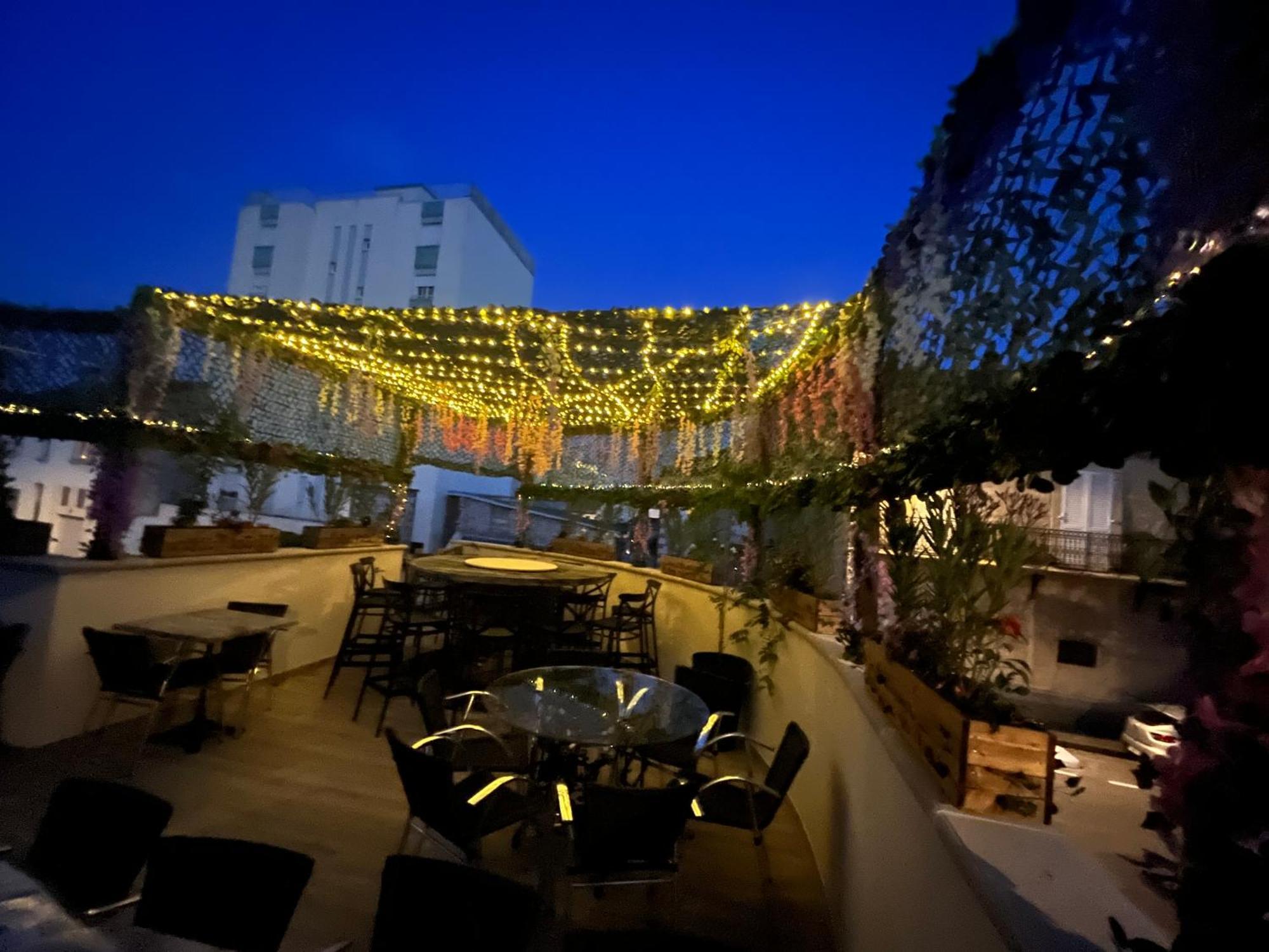 Appart Hotel Les Fleurs Alès Exteriör bild
